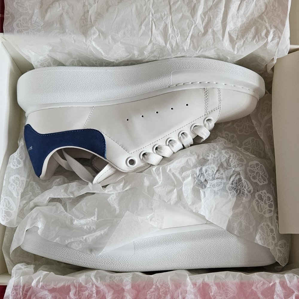 Alexander McQueen Women's Oversized Sneaker in White/paris Blue